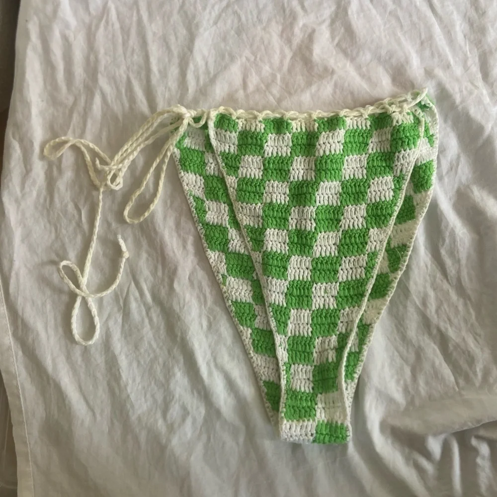 Frankie's Bikinis Green and White Crochet Bikini Bottom Size Large